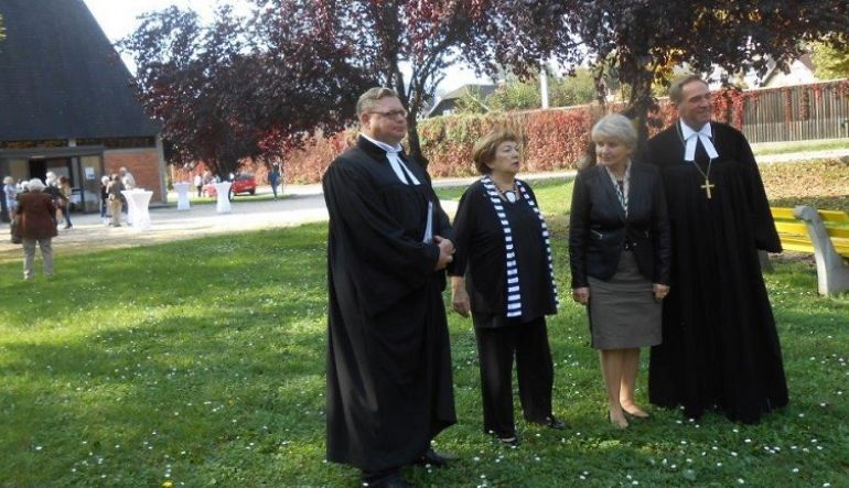 Auf dem Bild von links nach rechts: Pfarrer Karlheinz Böhmer, Kuratorin Dr. Helga Duffek, Superintendentialkuratorin Helli Thelesklaf und Superintendent Pfarrer Mag. Manfred Sauer